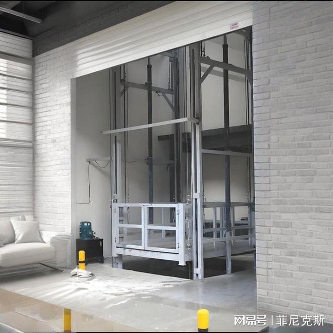 如何正确安装导轨升降货梯_山东唐工隆启机械升降货梯价格参考_导轨式升降货梯价格1吨到5吨