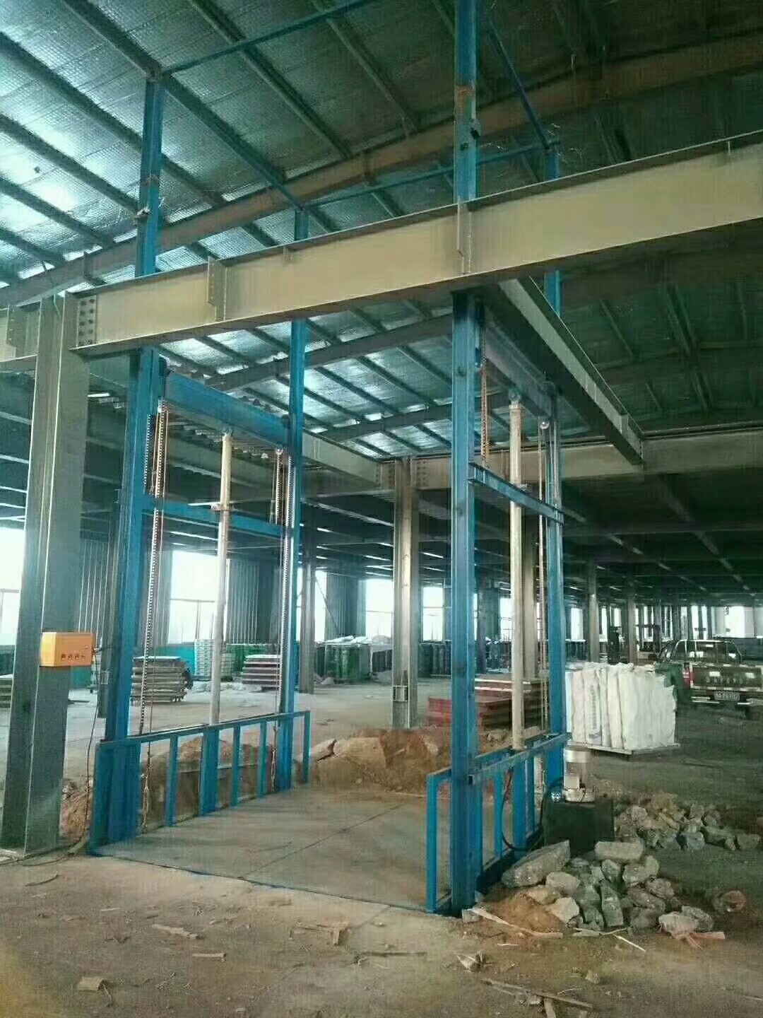 液压升降货梯如何限载使用_汉中升降货梯用途5吨液压升降机_汉中液压升降货梯导轨式