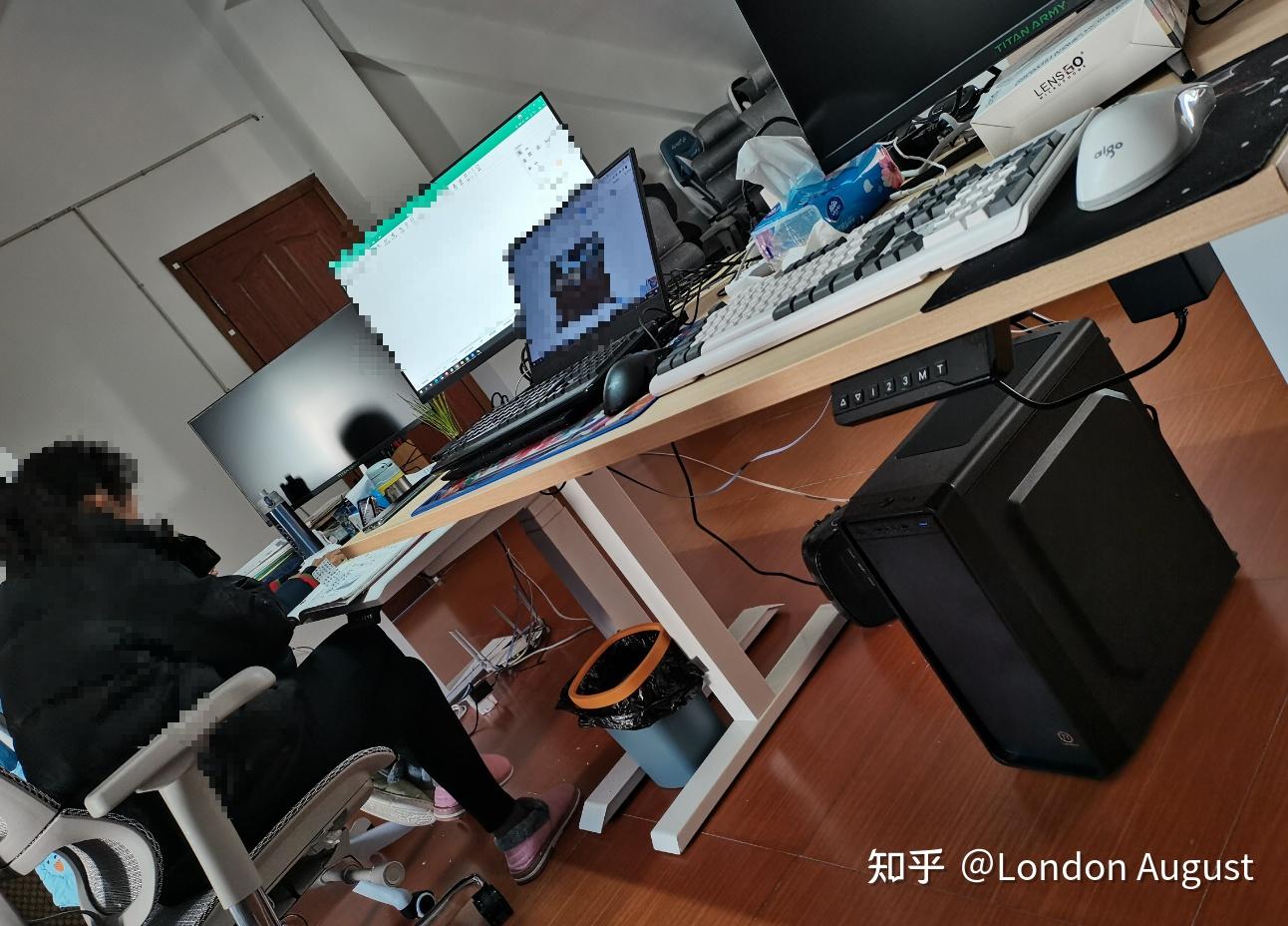 升降货梯如何选择尺寸大小_升降桌电机单双选哪个好_人体工学椅升降桌选购指南