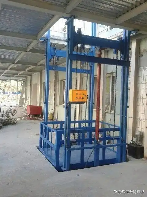 大庆固定导轨升降货梯速度如何_深圳导轨式货梯_导轨式货梯