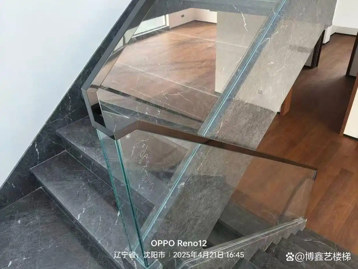 升降货梯门如何设计比较安全_安全美观楼梯设计_家用楼梯设计要点