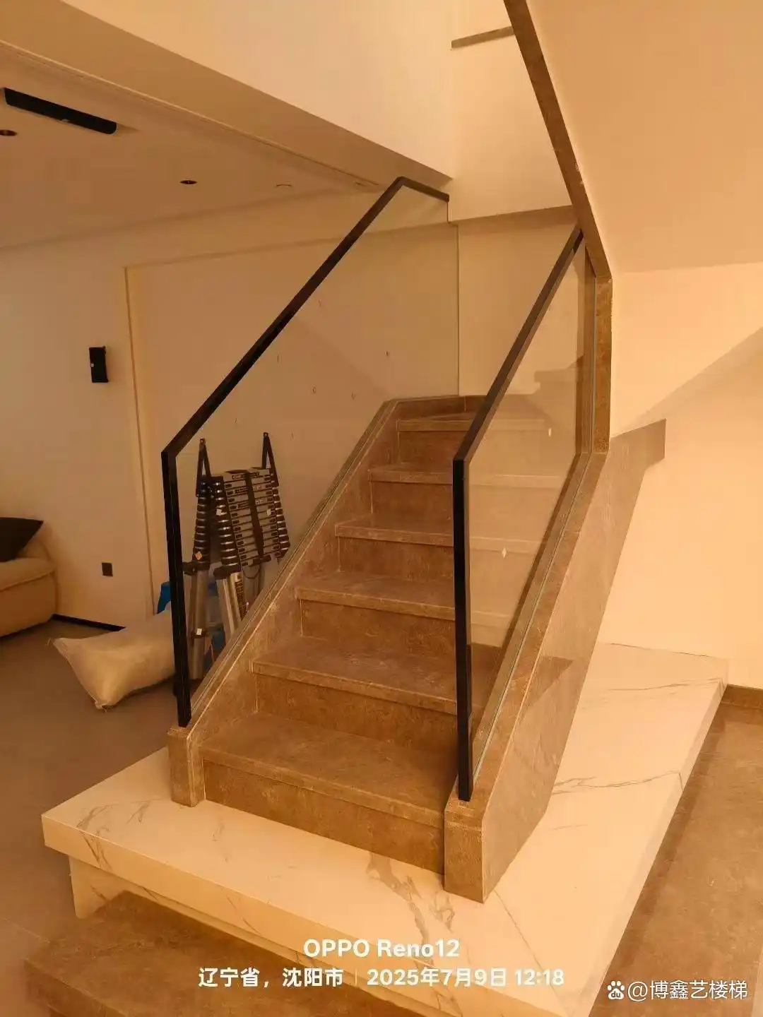 升降货梯门如何设计比较安全_安全规范楼梯设计_家用楼梯设计要点