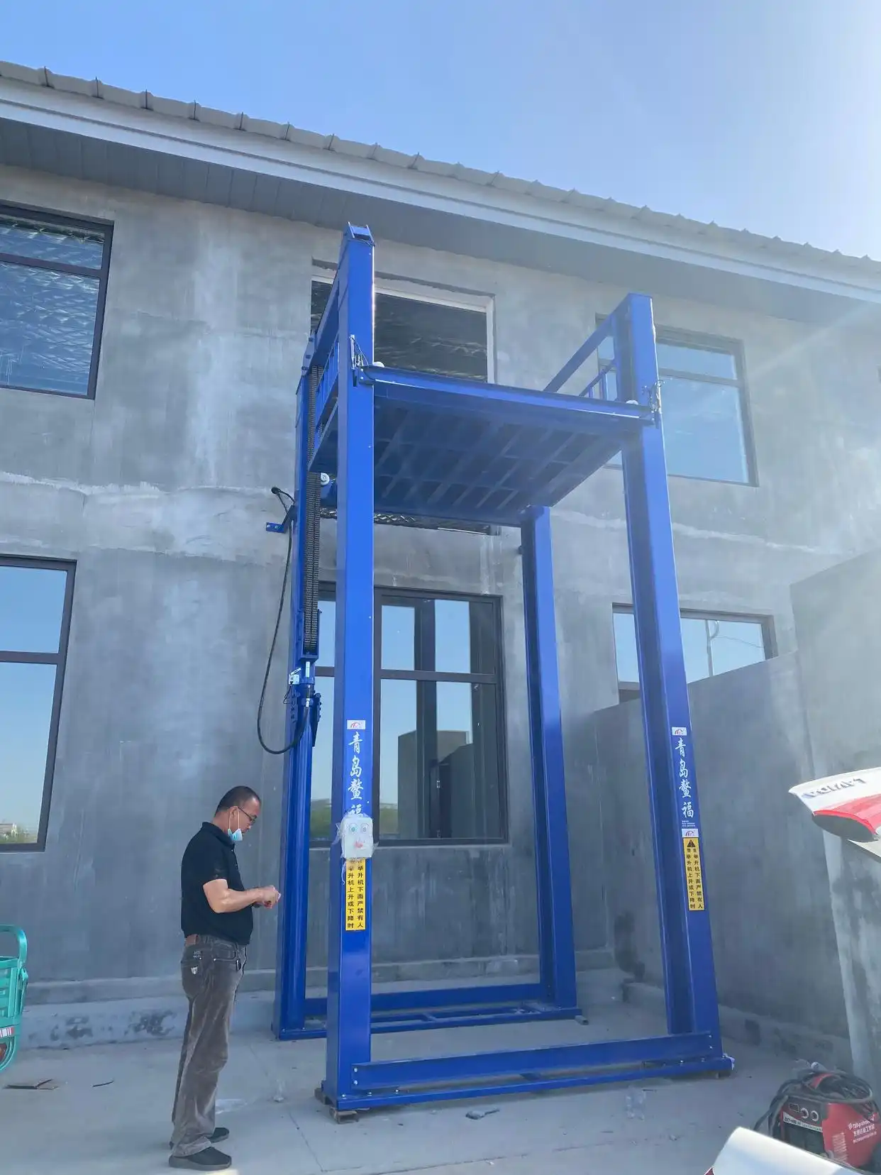 操作方法:临沧车间惊魂一幕！升降货梯竟然是这样运行的，工人看完冷汗直流