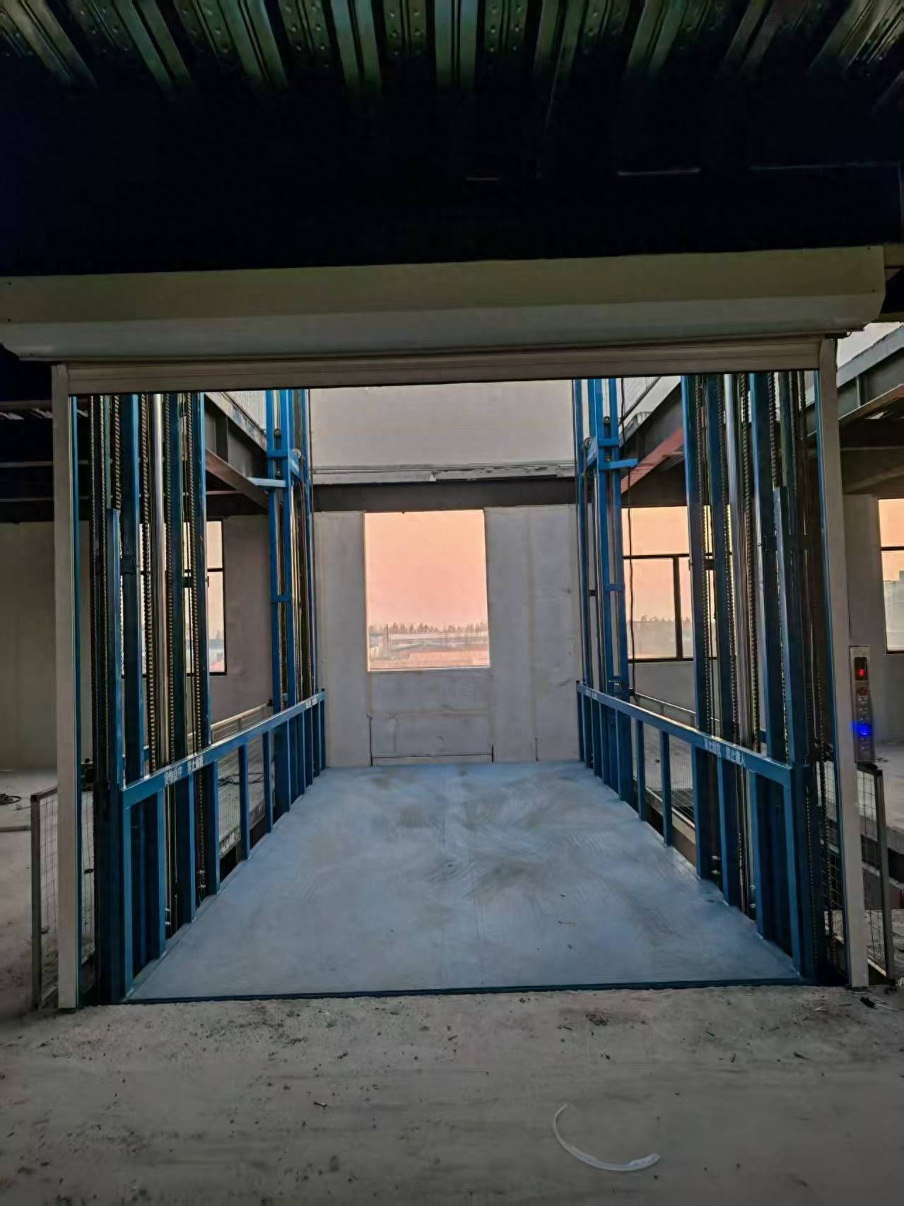 重载工业垂直运输解决方案_固定式货梯_岳阳导轨链条式升降货梯如何控制